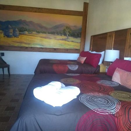 Hotel Hacienda Las Marias Meoqui Esterno foto