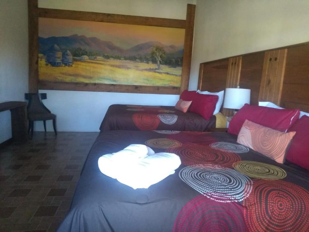 Hotel Hacienda Las Marias Meoqui Esterno foto